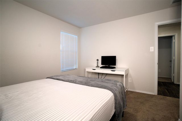 233 Calgary LN, San Marcos, TX 78666