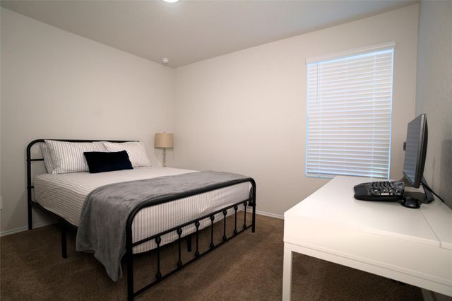 233 Calgary LN, San Marcos, TX 78666