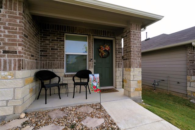 233 Calgary LN, San Marcos, TX 78666