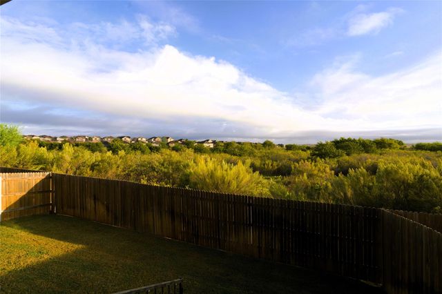 233 Calgary LN, San Marcos, TX 78666