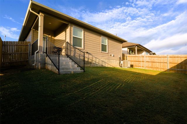 233 Calgary LN, San Marcos, TX 78666
