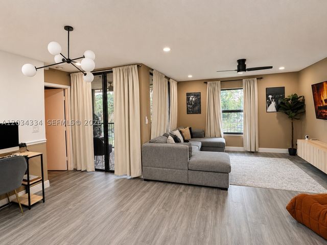 4761 NW 22nd St 42111, Coconut Creek, FL 33063