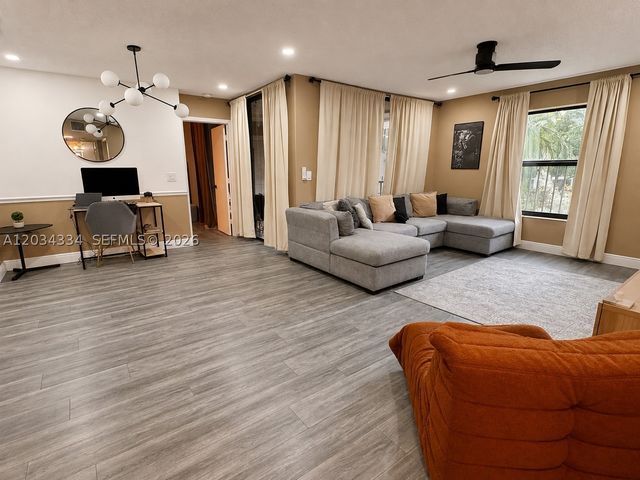 4761 NW 22nd St 42111, Coconut Creek, FL 33063