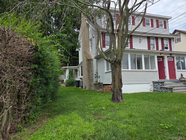 59 Beach Road, Stony Point, NY 10980