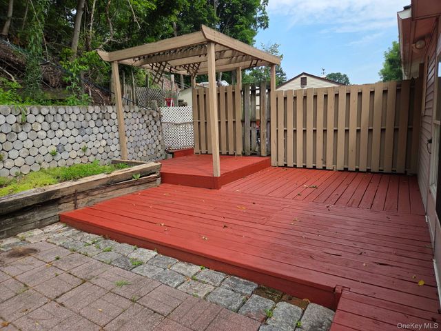 59 Beach Road, Stony Point, NY 10980