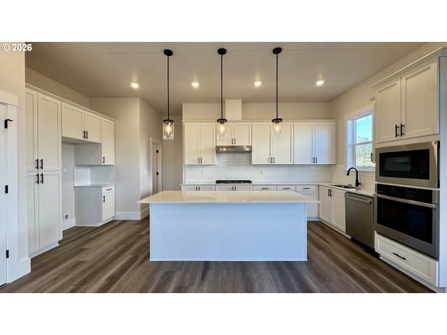 16884 Sw Pomelo Dr, King City, OR 97140