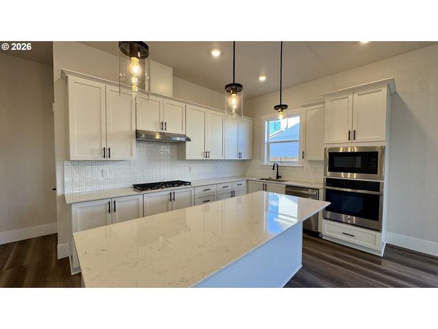 16884 Sw Pomelo Dr, King City, OR 97140