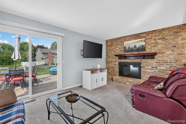 5521 Independence Colony Road, Grand Blanc, MI 48439