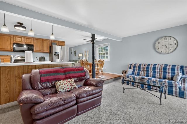 5521 Independence Colony Road, Grand Blanc, MI 48439