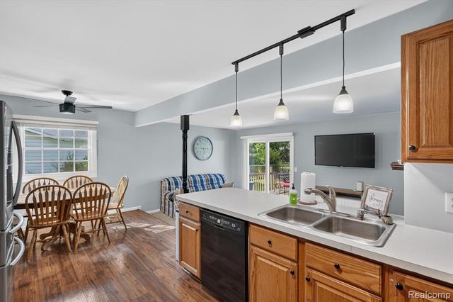 5521 Independence Colony Road, Grand Blanc, MI 48439