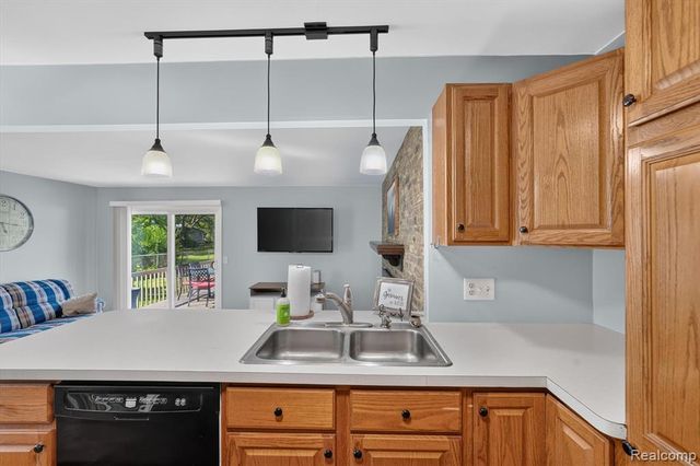 5521 Independence Colony Road, Grand Blanc, MI 48439