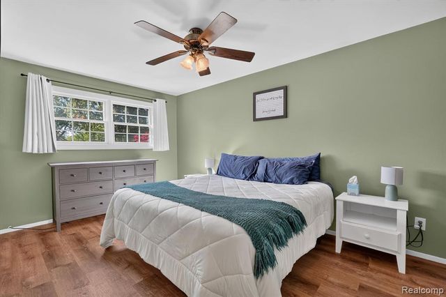 5521 Independence Colony Road, Grand Blanc, MI 48439