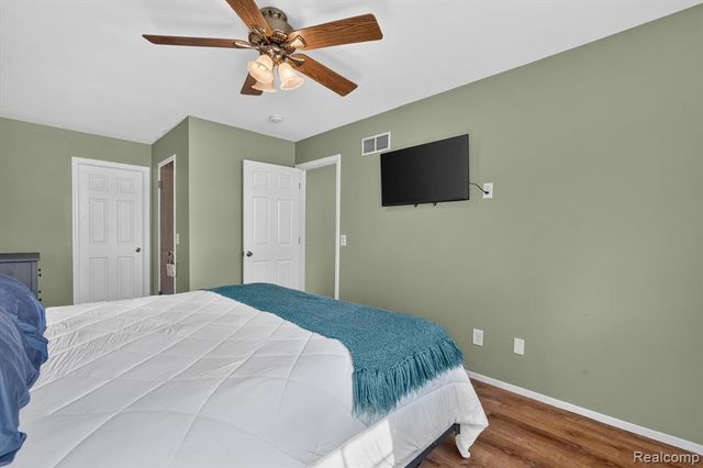 5521 Independence Colony Road, Grand Blanc, MI 48439
