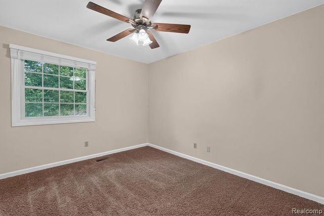 5521 Independence Colony Road, Grand Blanc, MI 48439