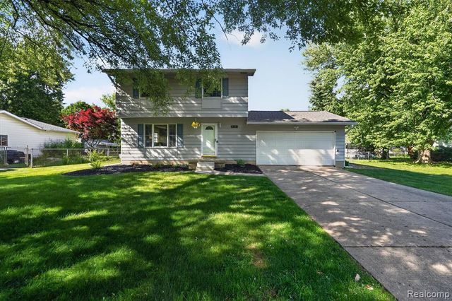 5521 Independence Colony Road, Grand Blanc, MI 48439