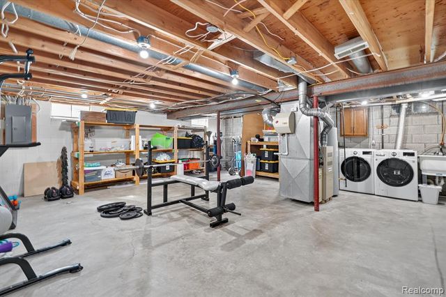 5521 Independence Colony Road, Grand Blanc, MI 48439