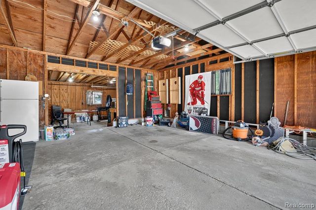 5521 Independence Colony Road, Grand Blanc, MI 48439