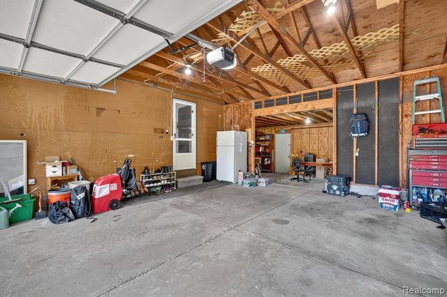 5521 Independence Colony Road, Grand Blanc, MI 48439