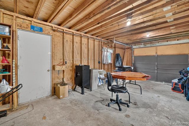 5521 Independence Colony Road, Grand Blanc, MI 48439