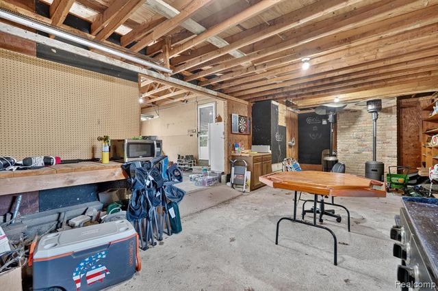 5521 Independence Colony Road, Grand Blanc, MI 48439