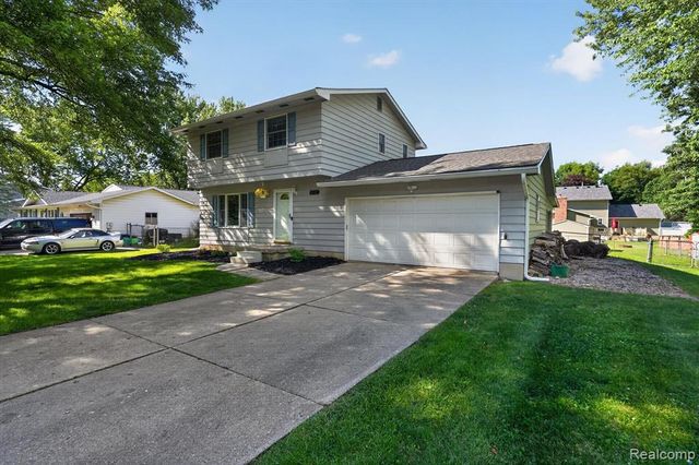 5521 Independence Colony Road, Grand Blanc, MI 48439