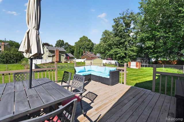 5521 Independence Colony Road, Grand Blanc, MI 48439