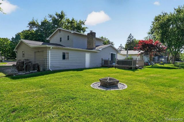 5521 Independence Colony Road, Grand Blanc, MI 48439