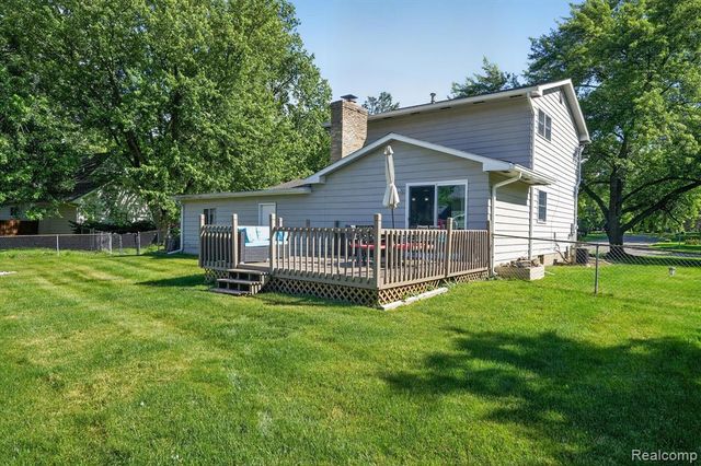 5521 Independence Colony Road, Grand Blanc, MI 48439