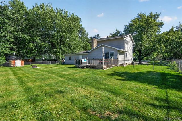 5521 Independence Colony Road, Grand Blanc, MI 48439