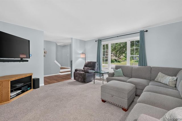 5521 Independence Colony Road, Grand Blanc, MI 48439