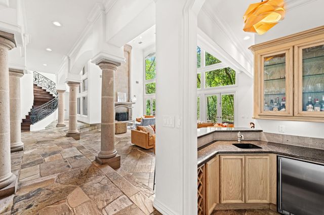 64 Saddlebrook Lane, Houston, TX 77024