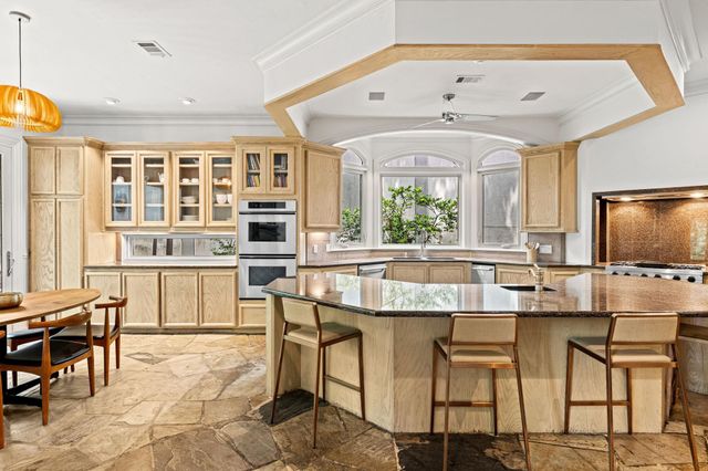 64 Saddlebrook Lane, Houston, TX 77024