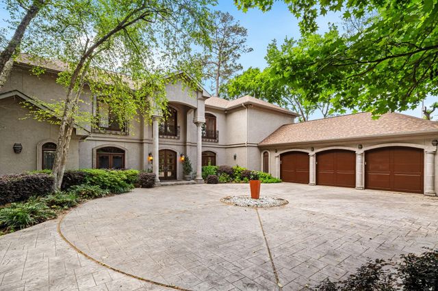 64 Saddlebrook Lane, Houston, TX 77024
