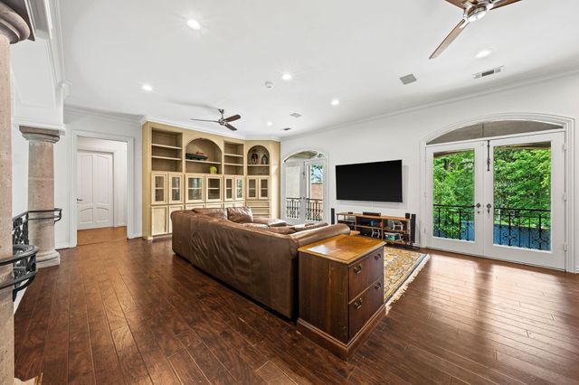 64 Saddlebrook Lane, Houston, TX 77024