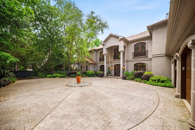 64 Saddlebrook Lane, Houston, TX 77024