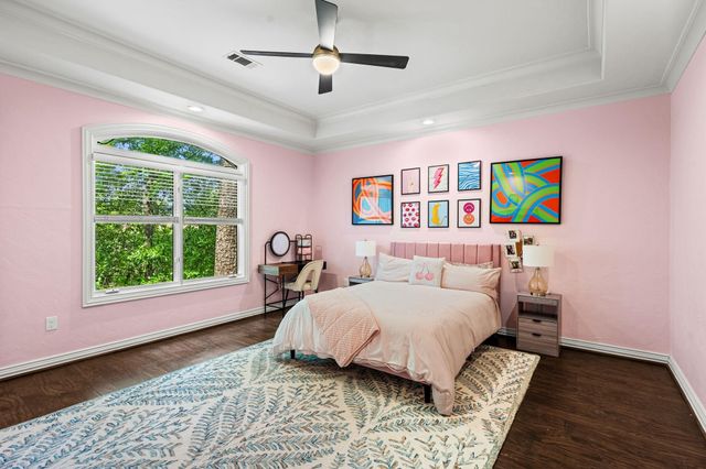 64 Saddlebrook Lane, Houston, TX 77024