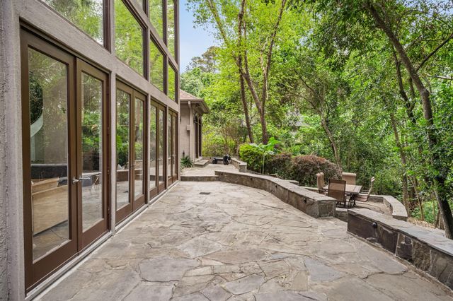 64 Saddlebrook Lane, Houston, TX 77024