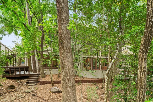 64 Saddlebrook Lane, Houston, TX 77024