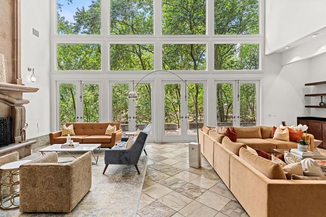 64 Saddlebrook Lane, Houston, TX 77024