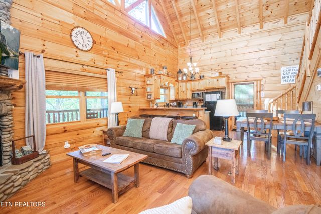 2017 Smoky Cove Rd, Sevierville, TN 37876