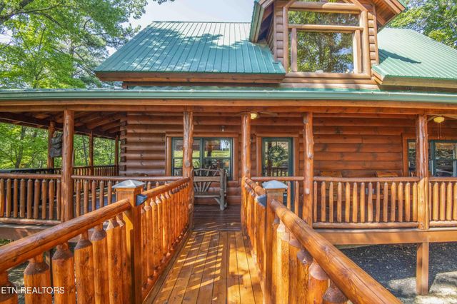 2017 Smoky Cove Rd, Sevierville, TN 37876