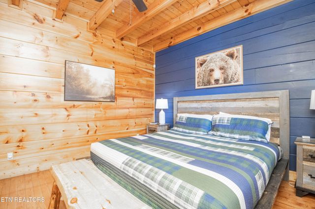 2017 Smoky Cove Rd, Sevierville, TN 37876