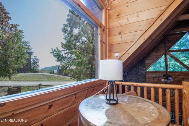 2017 Smoky Cove Rd, Sevierville, TN 37876