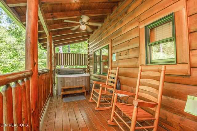 2017 Smoky Cove Rd, Sevierville, TN 37876