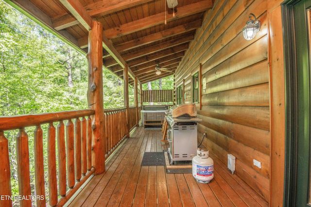 2017 Smoky Cove Rd, Sevierville, TN 37876