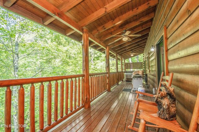 2017 Smoky Cove Rd, Sevierville, TN 37876