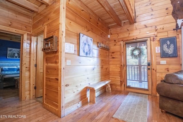 2017 Smoky Cove Rd, Sevierville, TN 37876