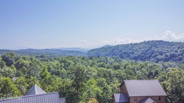 2017 Smoky Cove Rd, Sevierville, TN 37876