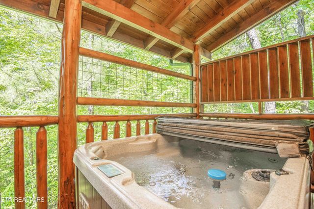 2017 Smoky Cove Rd, Sevierville, TN 37876