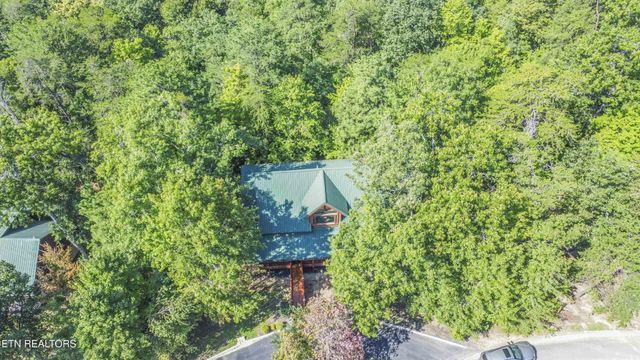 2017 Smoky Cove Rd, Sevierville, TN 37876